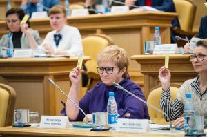 Общественники Югры - партнеры региональных властей прокомментировали поправки в Конституцию Российской Федерации.