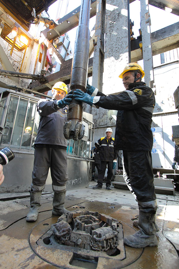 Роснефть увеличит добычу на Юганскнефтегазе на 10% к 20г, утроив производство "трудной" нефти.