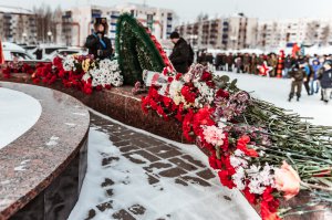 В Нефтеюганске у памятника «Верным сынам Отечества» состоялся торжественный митинг, посвященный 31-летию вывода Советских войск из Афганистана. 