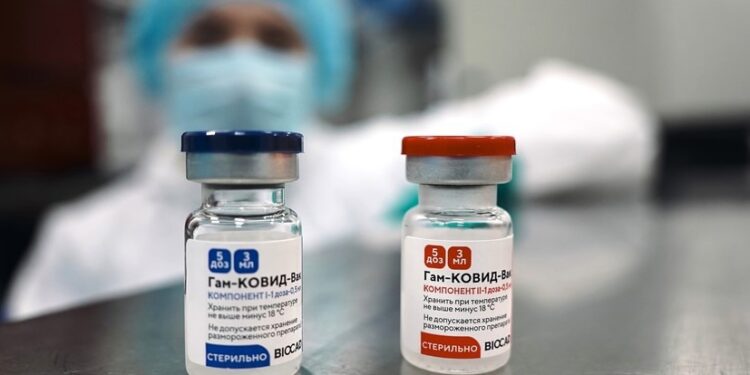 В Нефтеюганске продолжается активная вакцинация против коронавирусной инфекции.